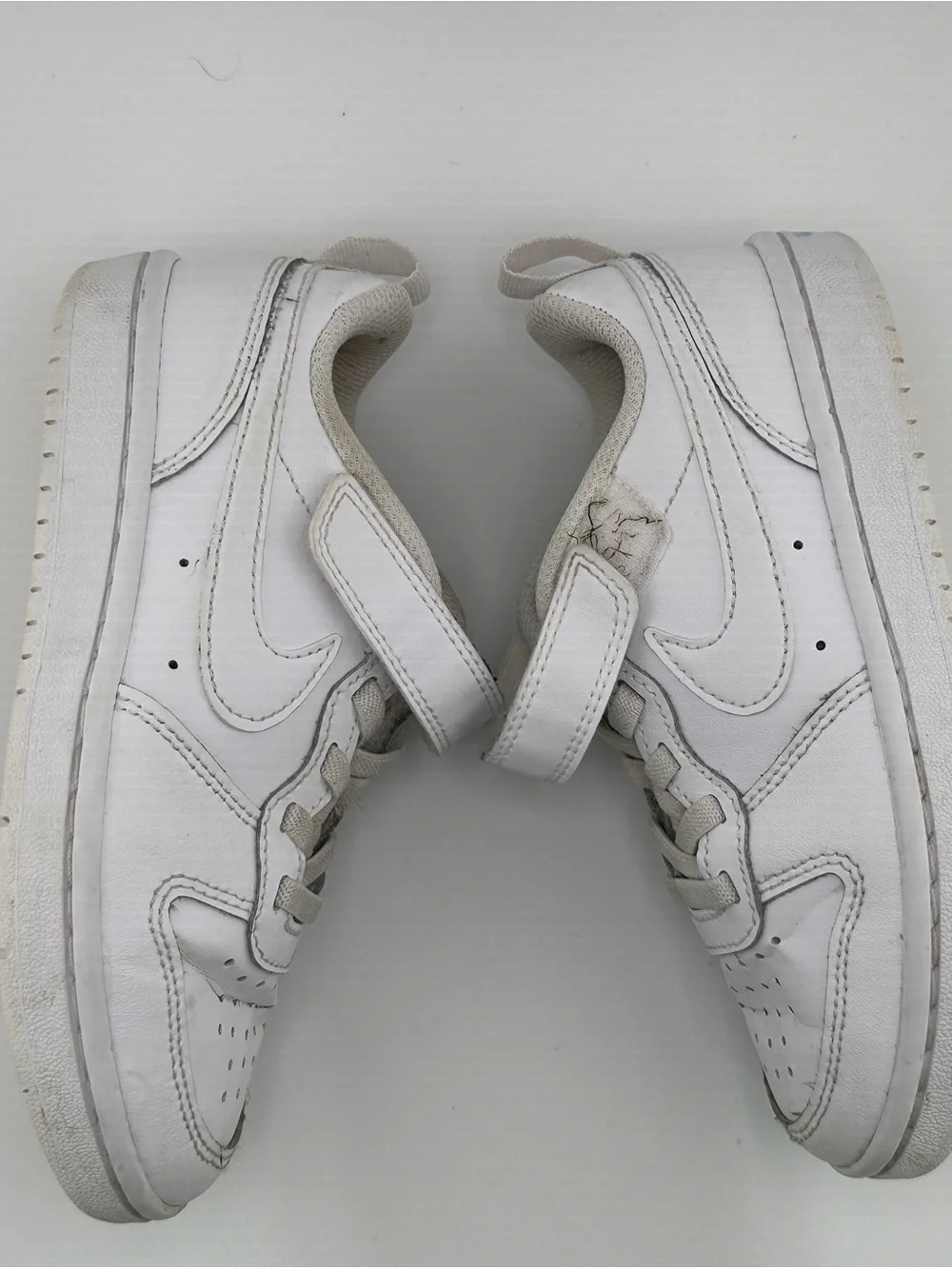 Nike Kids White and Light Gray Low-Top Sneakers with Hook-and-Loop Strap